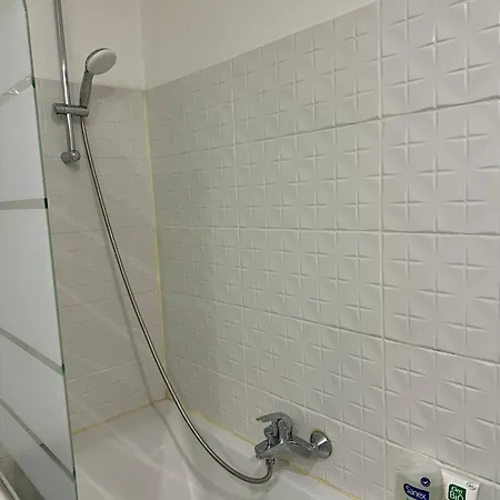 T1 Ensoleille Avec Balcon Mourillon Plages, *