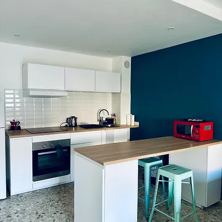 Apartment T1 Ensoleille Avec Balcon Mourillon Plages,